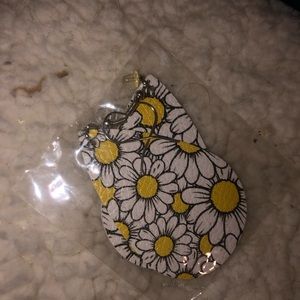 Yellow and White Floral Earrings with Retro Charm
